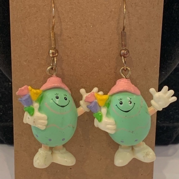 💐5/35 Easter egg character with flower bouquet - Picture 1 of 6